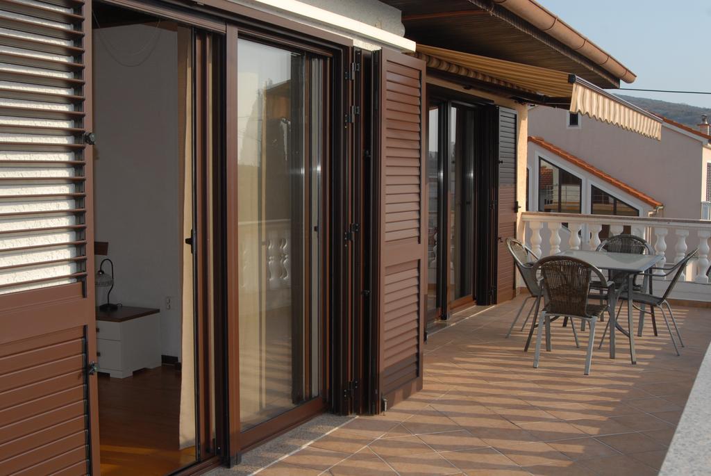 Apartments Karabaic Punat Kültér fotó